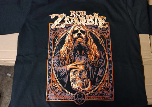 Rob Zombie holding skull T-SHIRT