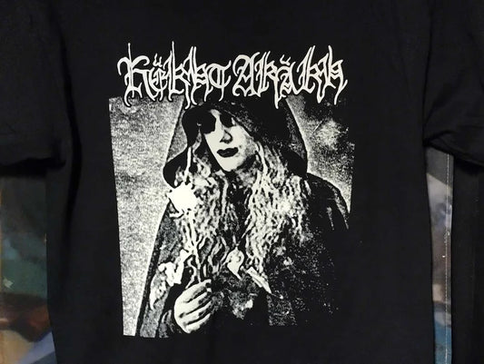 Këkht Aräkh holding rose T-SHIRT